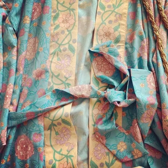 SOLD OUT Secret Garden Light Blue & Pink Floral Kimono Duster Wrap Coverup Boho - Picture 3 of 7